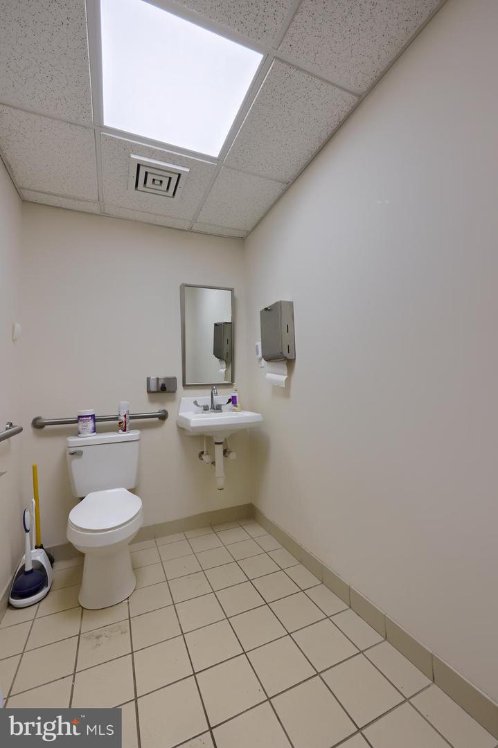 3540 Saint Lawrence Ave Property Photo 20