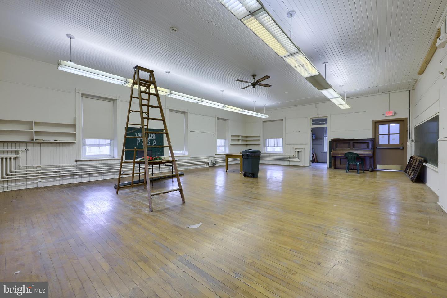 3540 Saint Lawrence Ave Property Photo 33