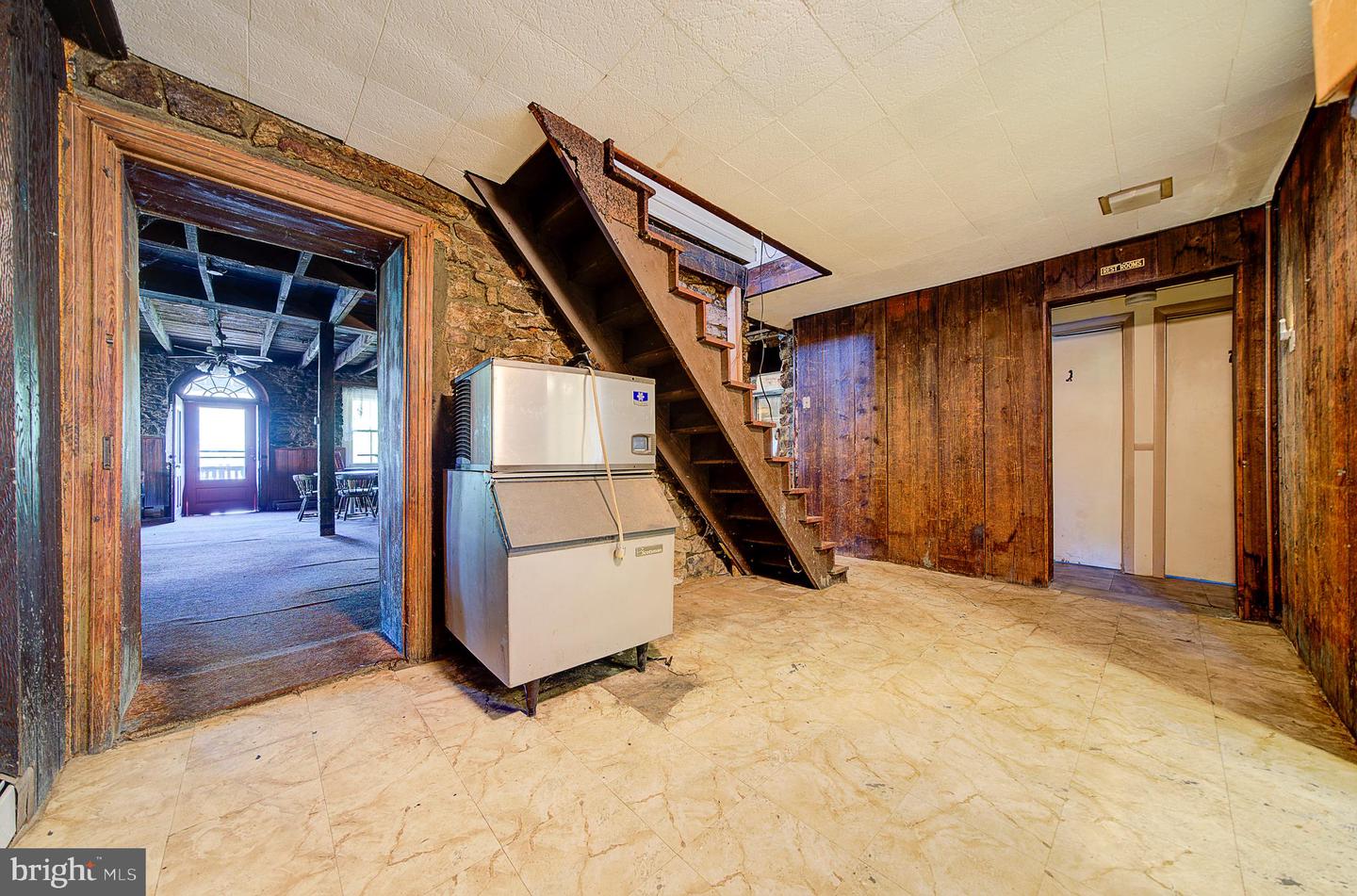 2165 State St Property Photo 31