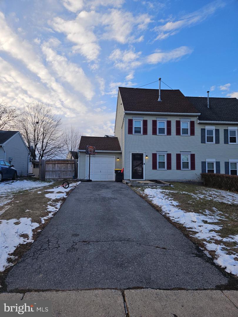 216 Adams Dr Property Photo