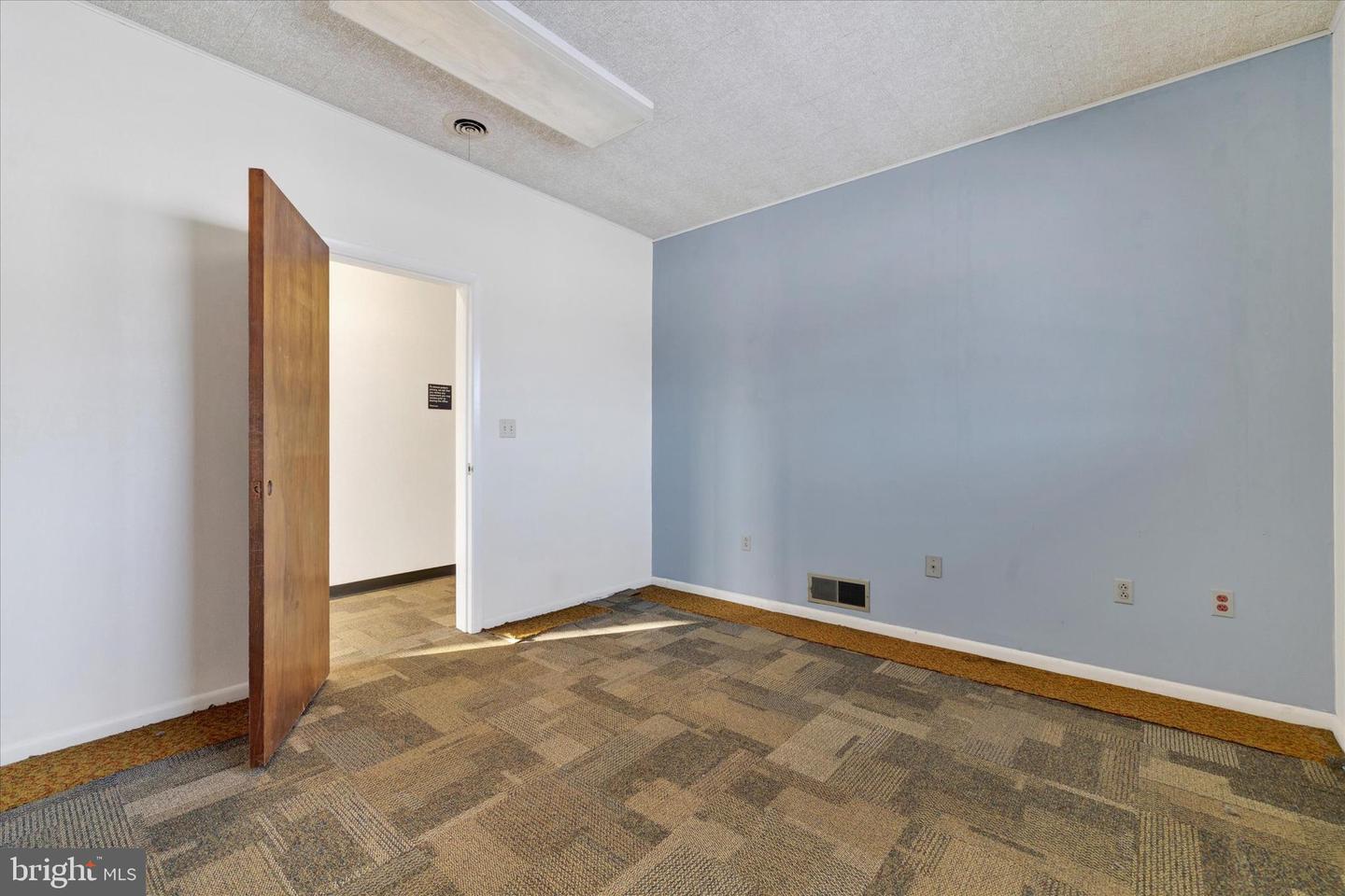 1137 W Penn Ave Property Photo 37