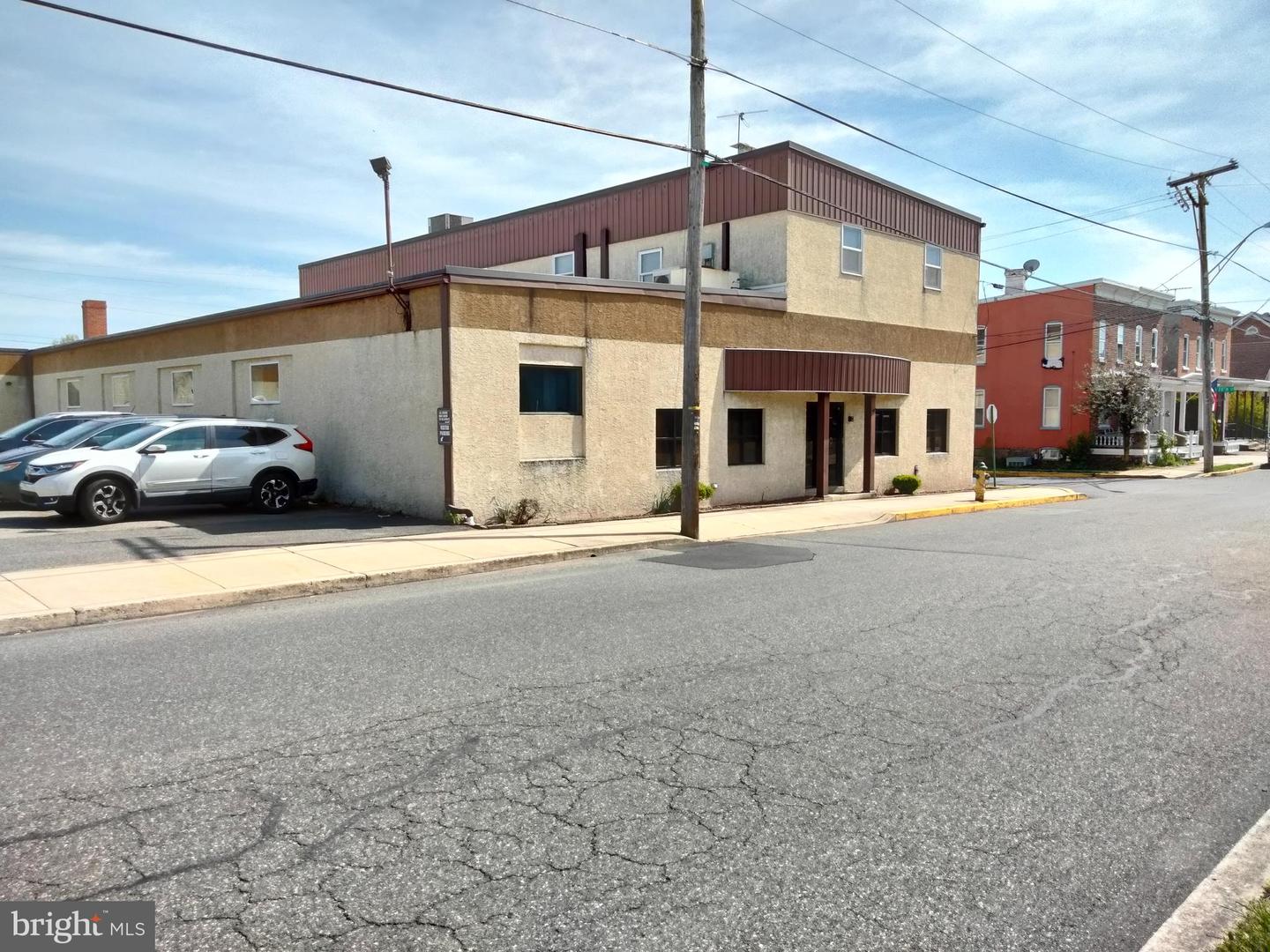 200 N Washington St Property Photo 8