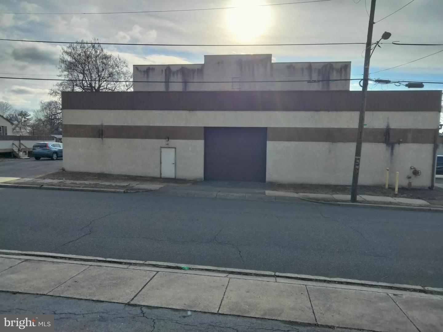 200 N Washington St Property Photo 17