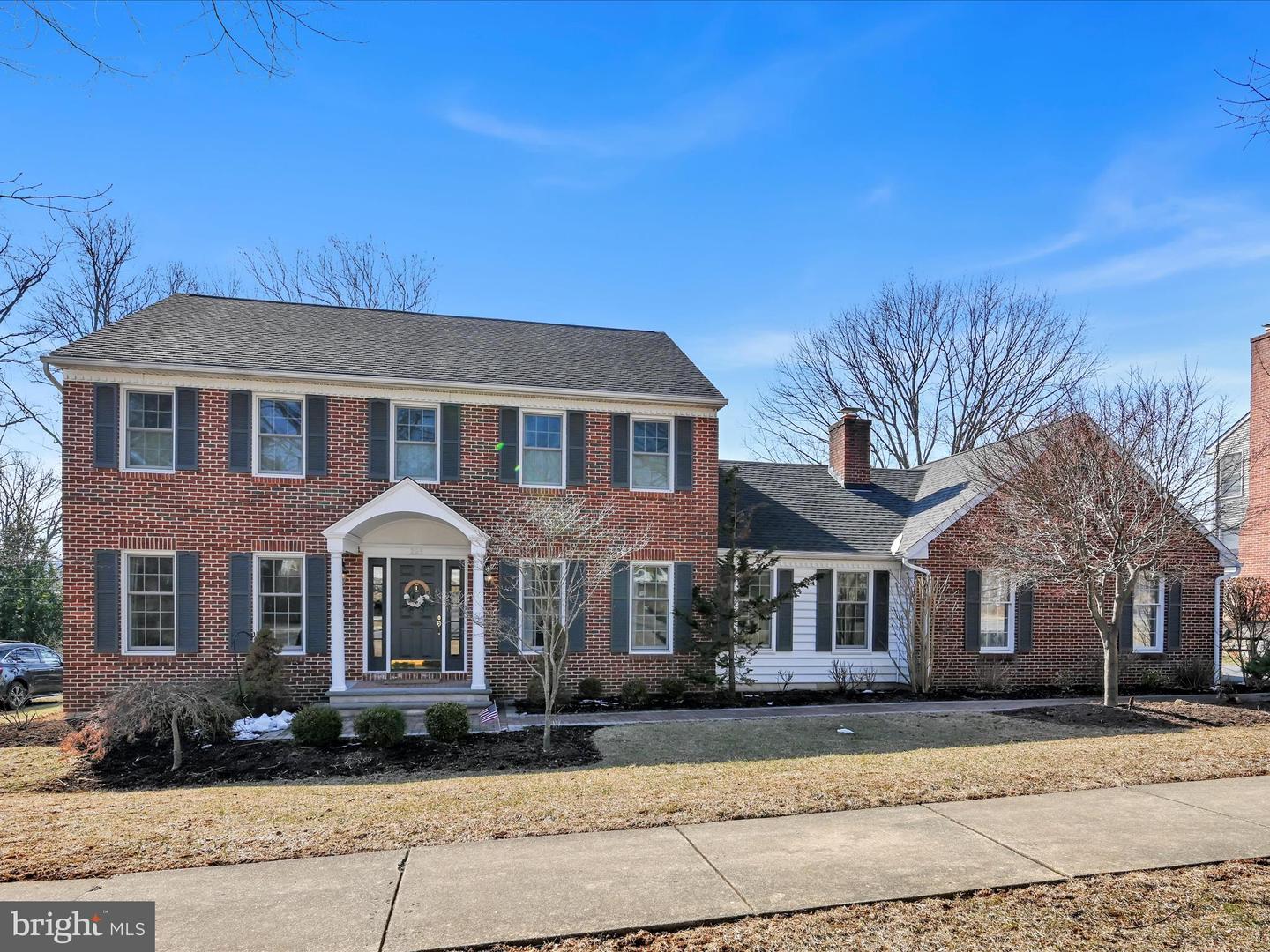 208 Sturbridge Dr Property Photo