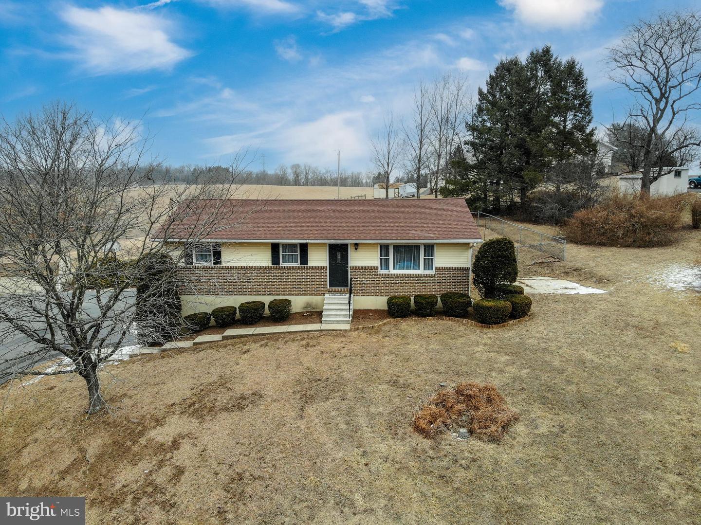 1015 Seifrit Ln Property Photo