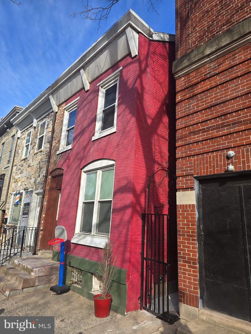 735 Washington St Property Photo