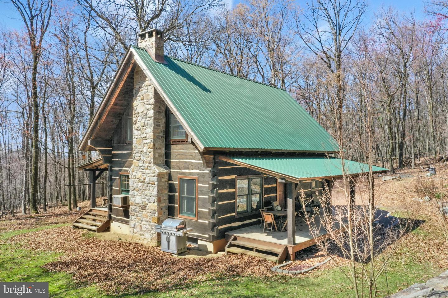 489 Airport Rd Property Photo
