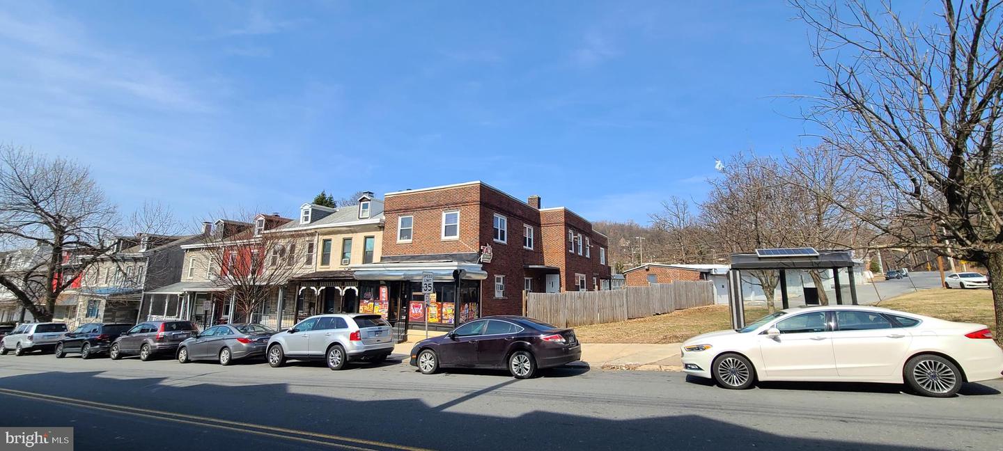 1849 PERKIOMEN AVE Property Photo 1