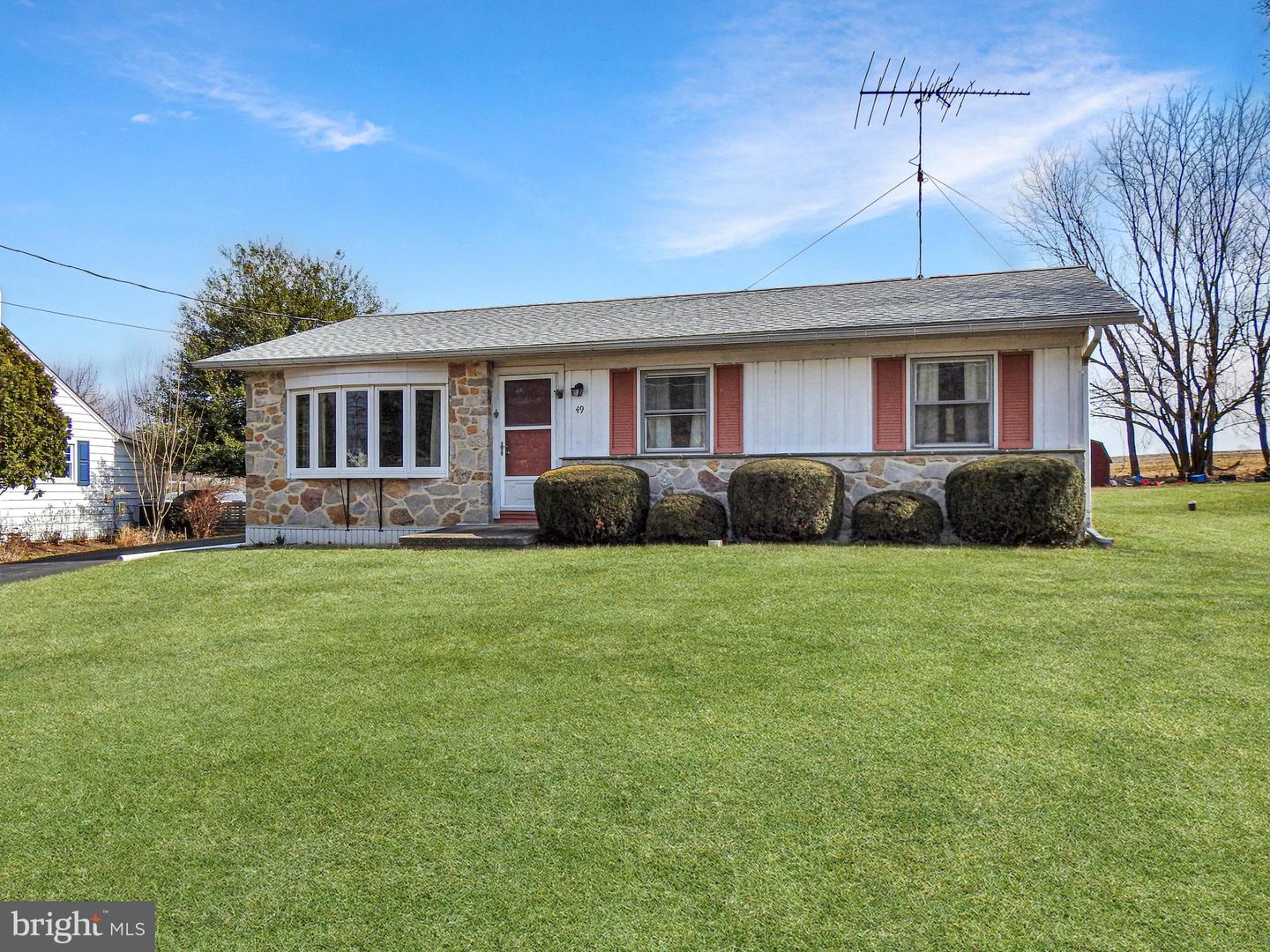49 S Kemp Rd Property Photo 2