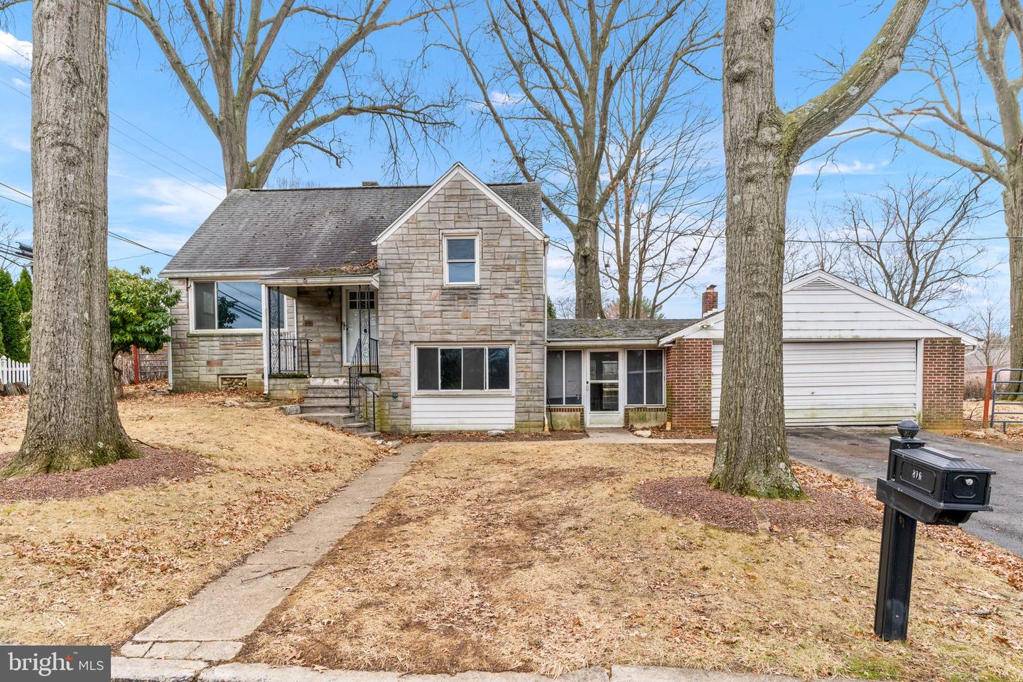 816 Lobelia Ave Property Photo
