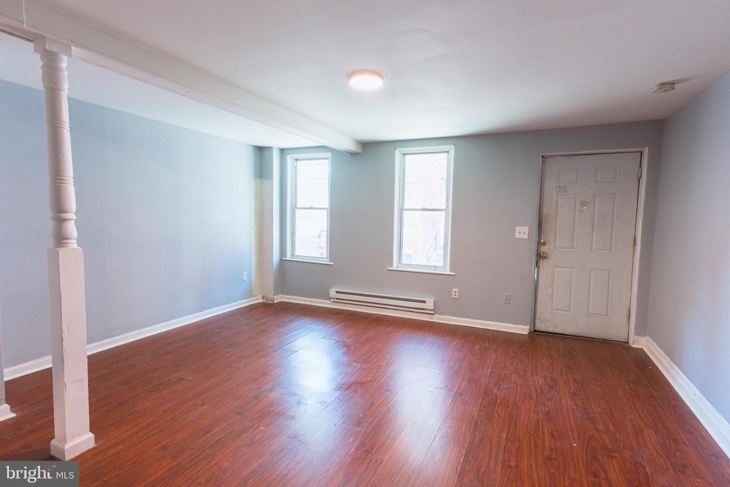 120 W Elm St Property Photo 4