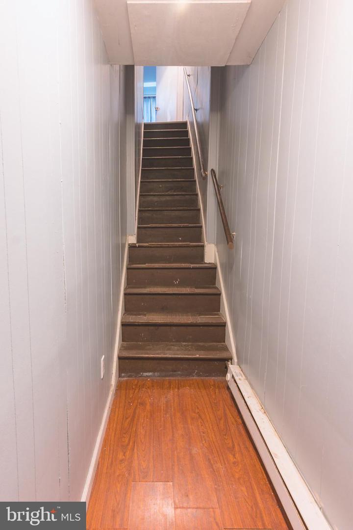 120 W Elm St Property Photo 11