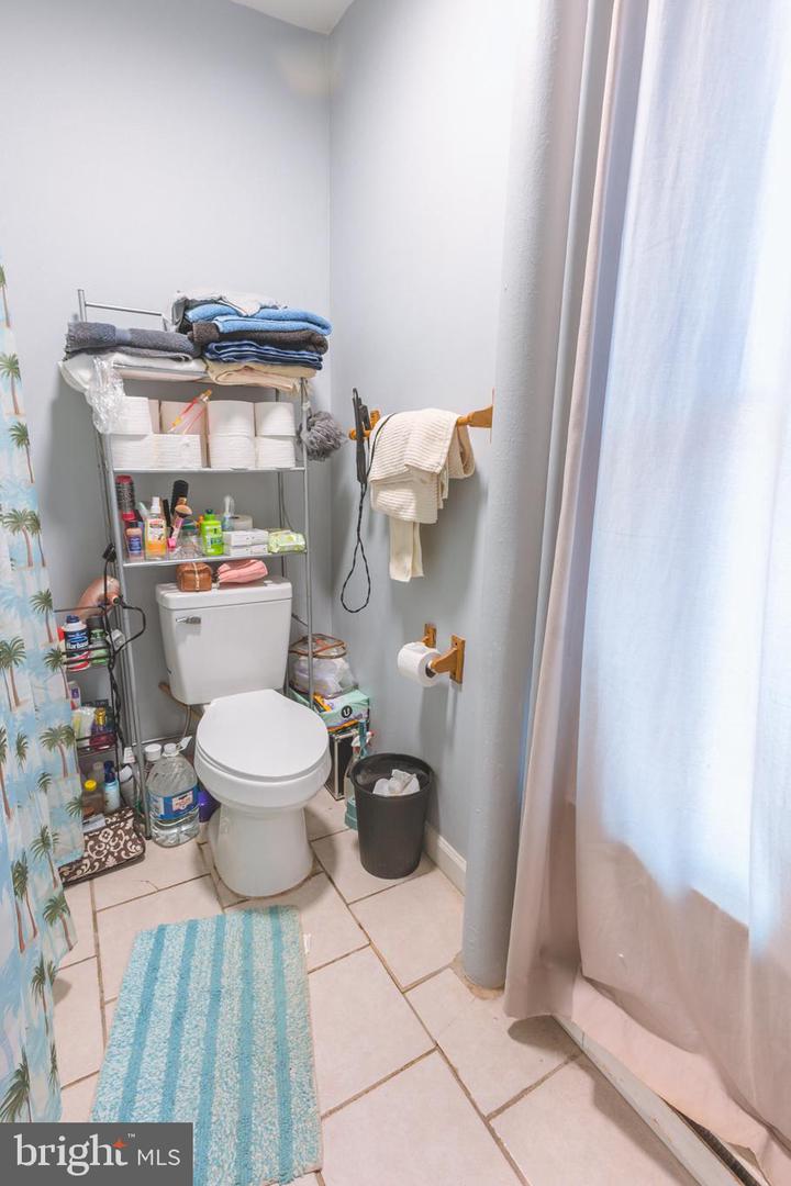 120 W Elm St Property Photo 16