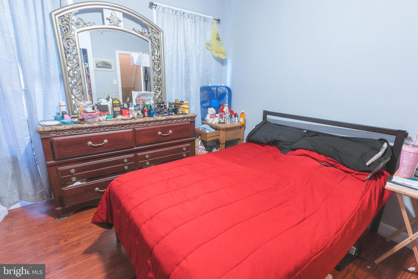 120 W Elm St Property Photo 19