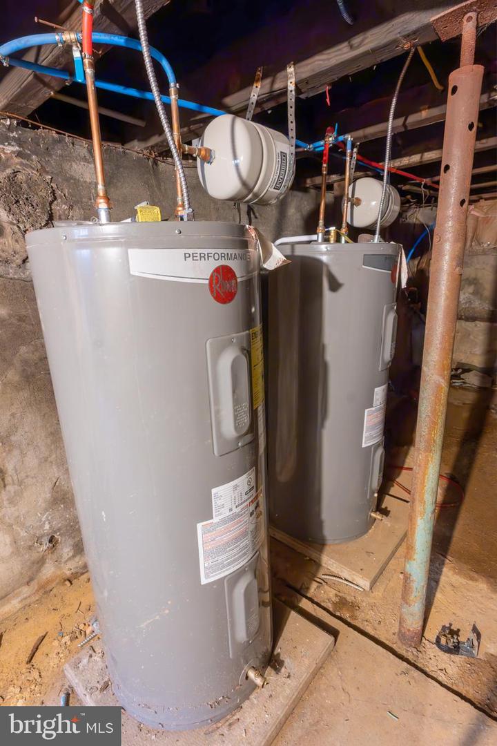 120 W Elm St Property Photo 23