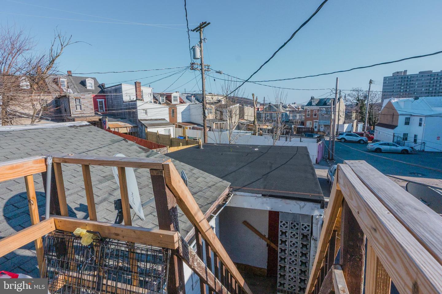 120 W Elm St Property Photo 24