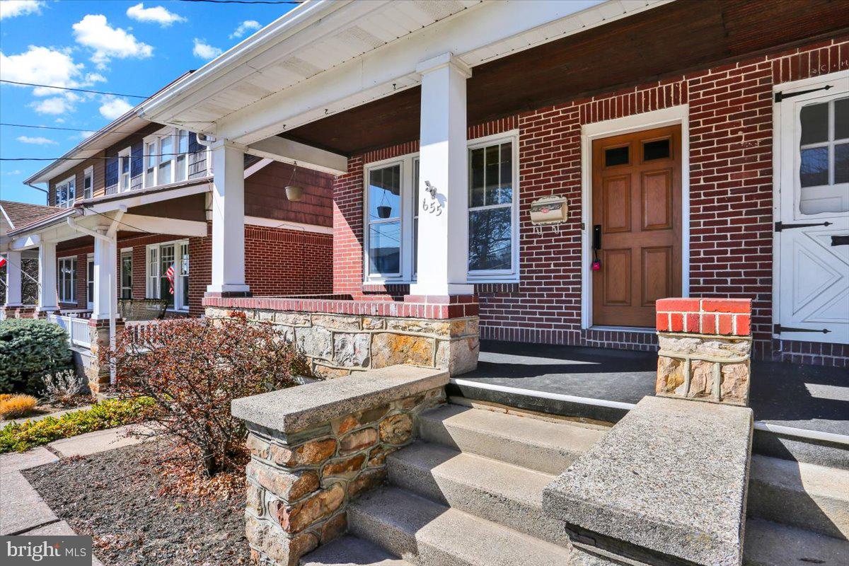 655 State St Property Photo