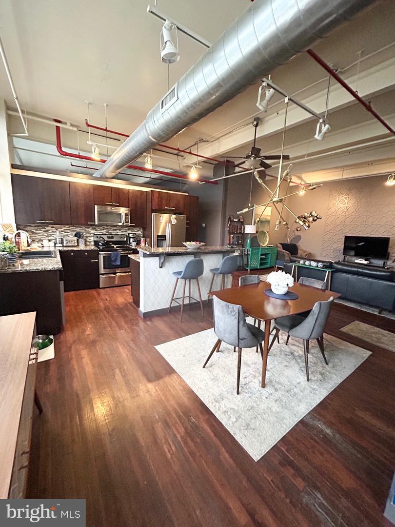31 S Sterley St #401 Property Photo 4