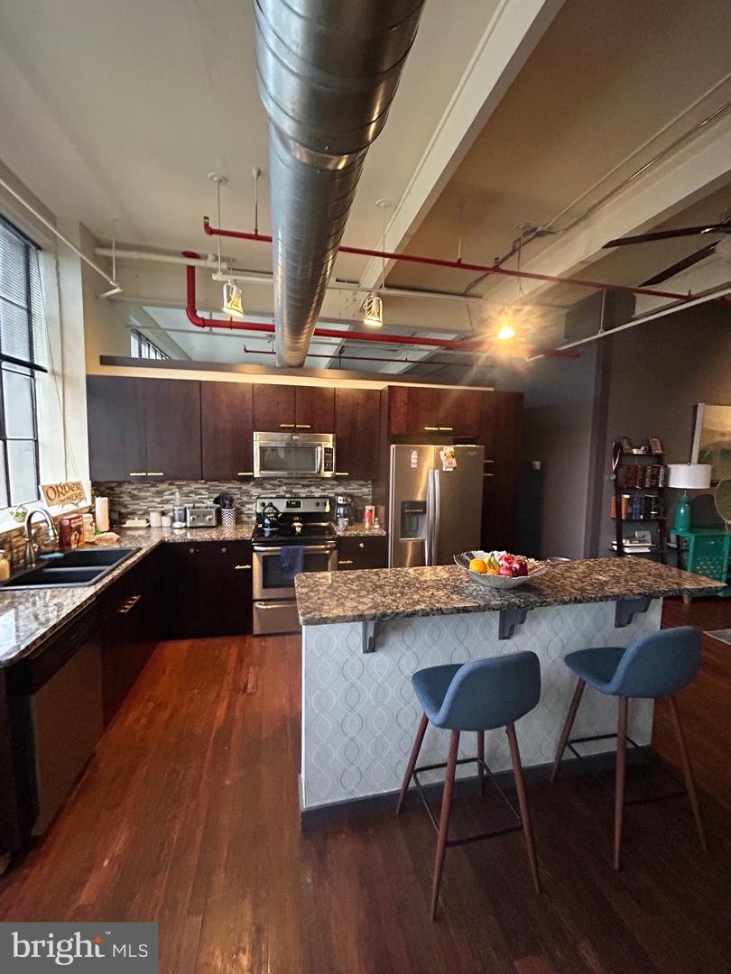 31 S Sterley St #401 Property Photo 6