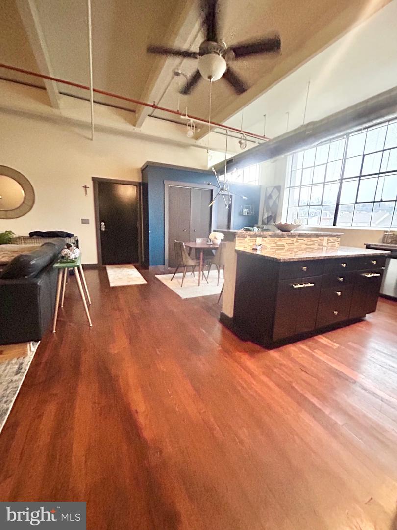 31 S Sterley St #401 Property Photo 10