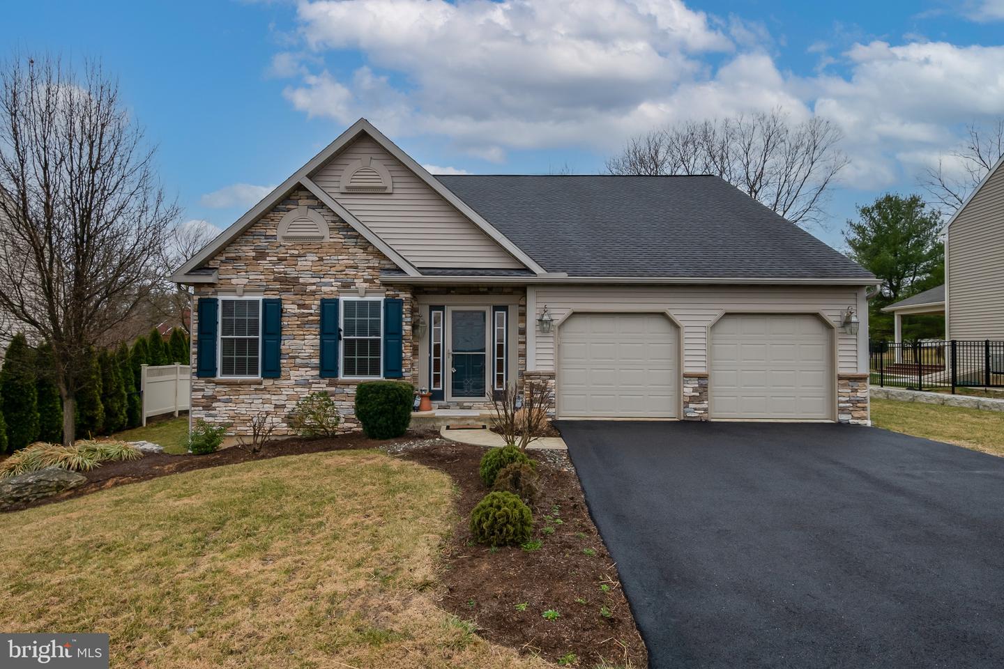 654 Ebersole Rd Property Photo 2