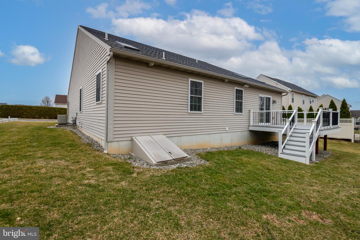 654 Ebersole Rd Property Photo 24