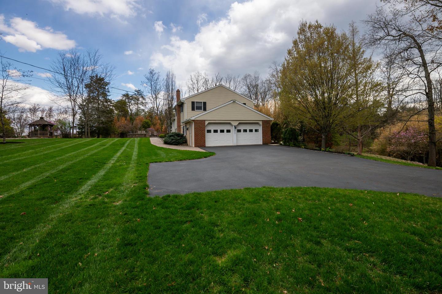 517 Moncacy Hill Property Photo 13