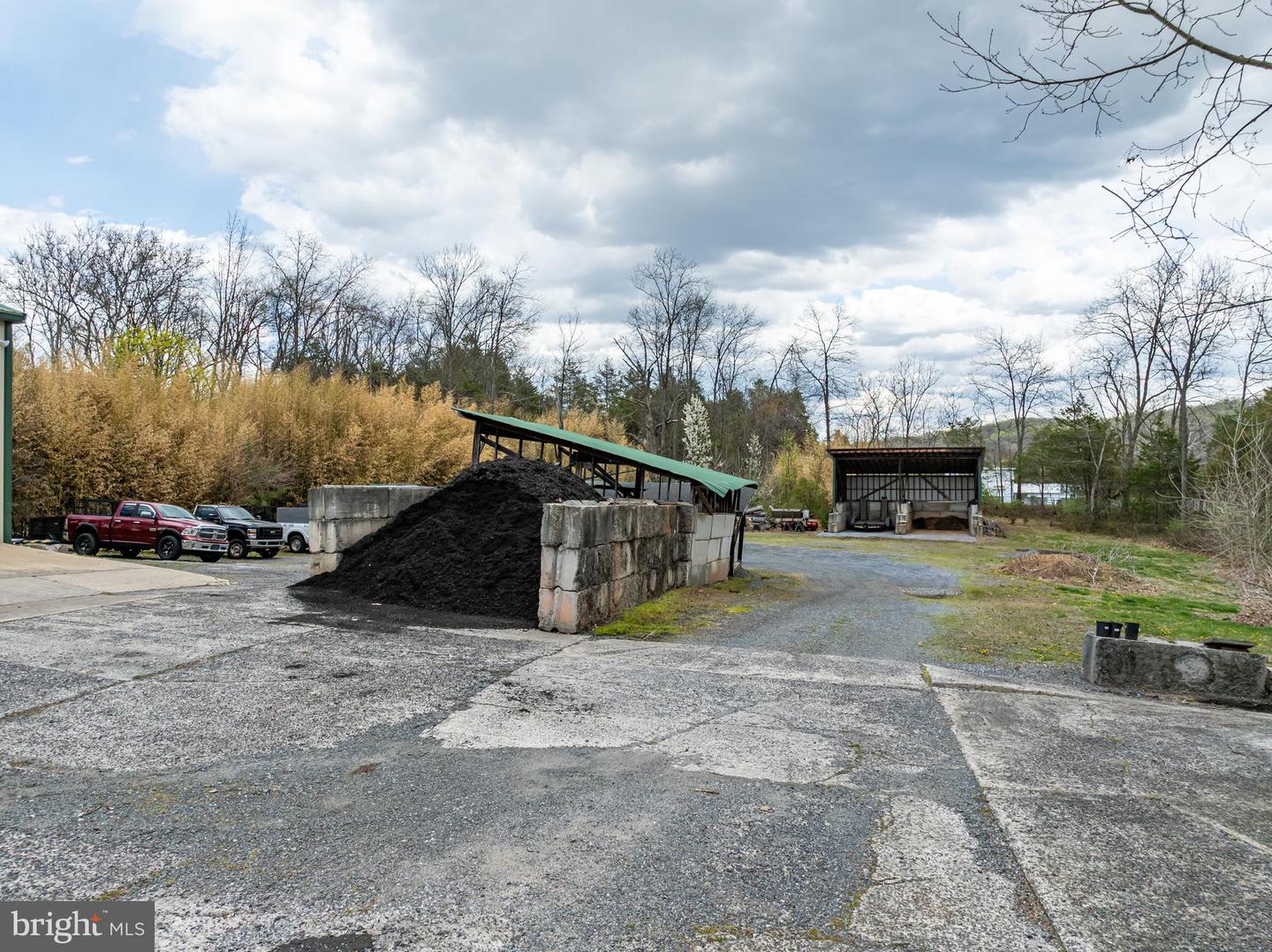 517 Moncacy Hill Property Photo 44