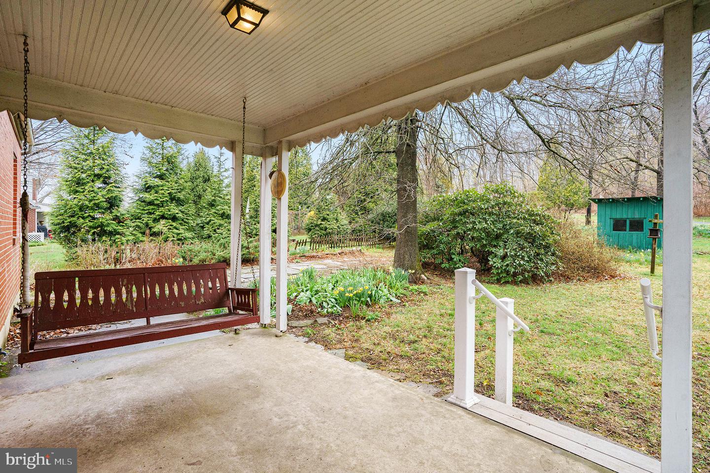 1042 Weisstown Rd Property Photo 5