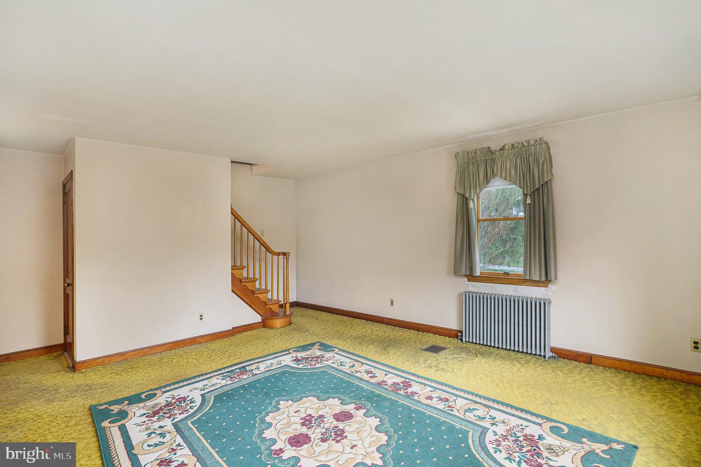 1042 Weisstown Rd Property Photo 6