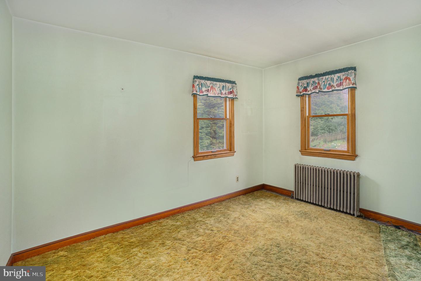 1042 Weisstown Rd Property Photo 12