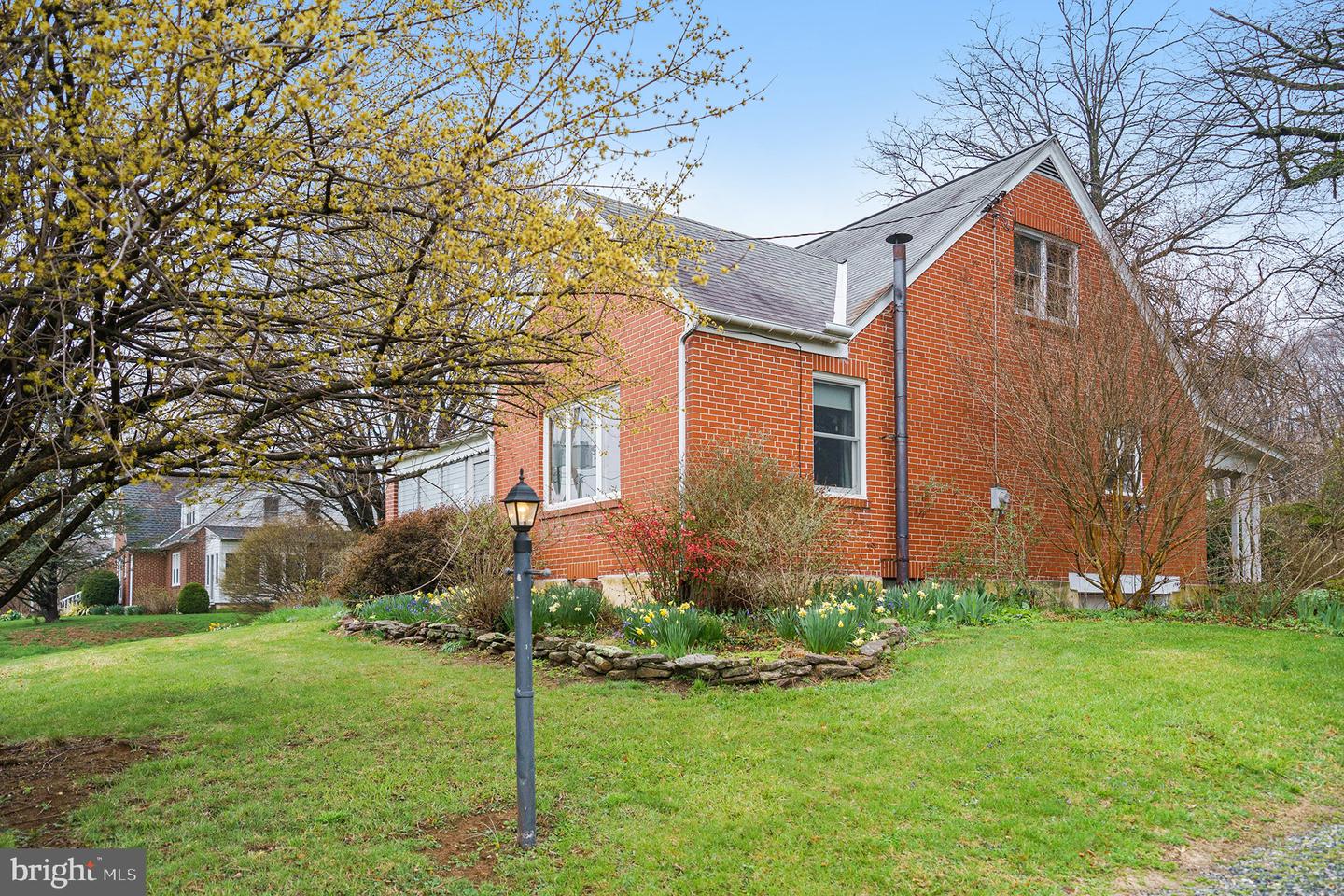 1042 Weisstown Rd Property Photo 22