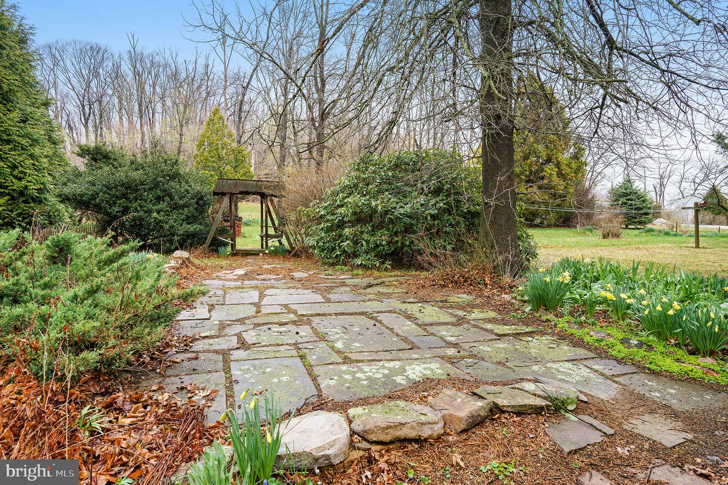 1042 Weisstown Rd Property Photo 25