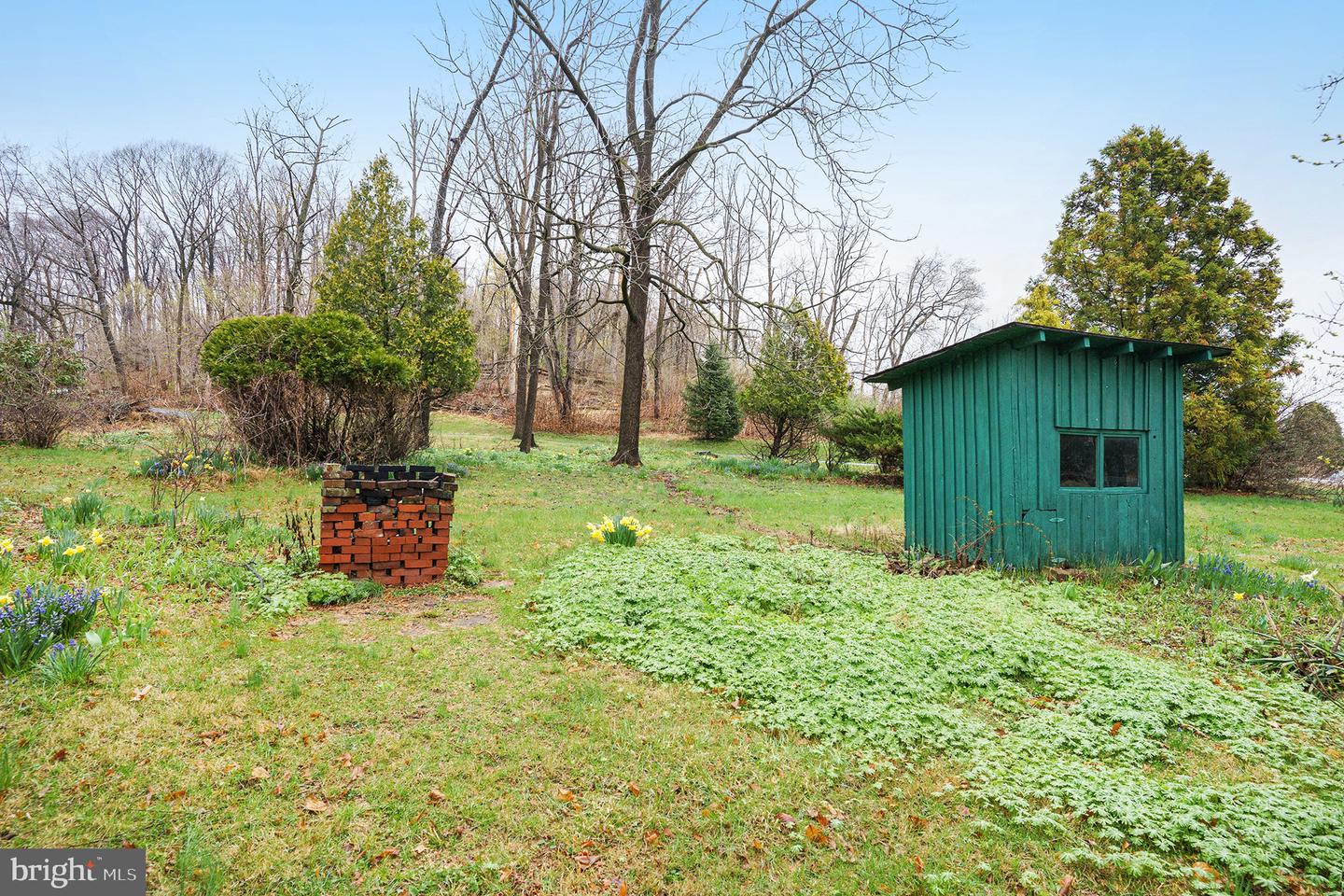1042 Weisstown Rd Property Photo 28