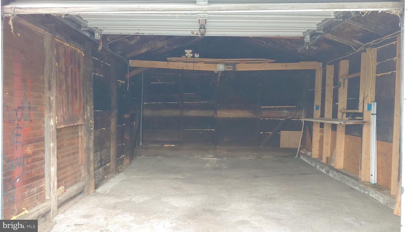 334 N Main St #6 Garage Property Photo 4