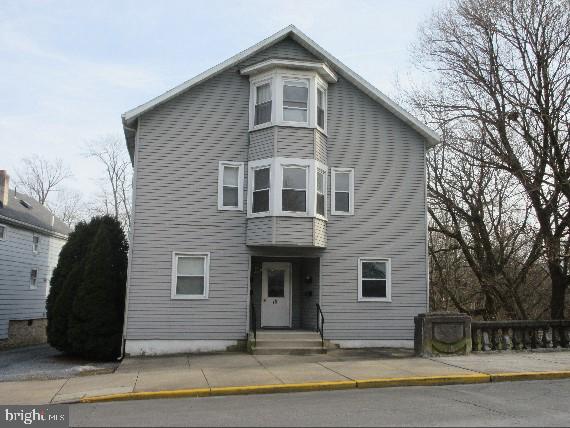 10 E Main St Property Photo 1