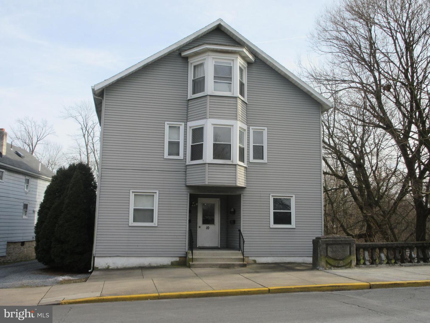 10 E Main St Property Photo 7