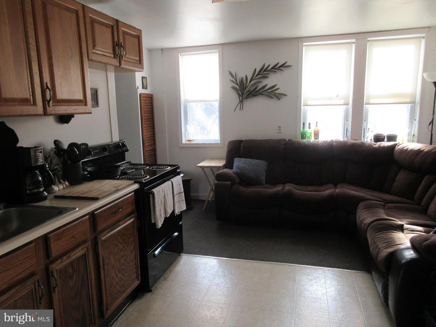 10 E Main St Property Photo 8