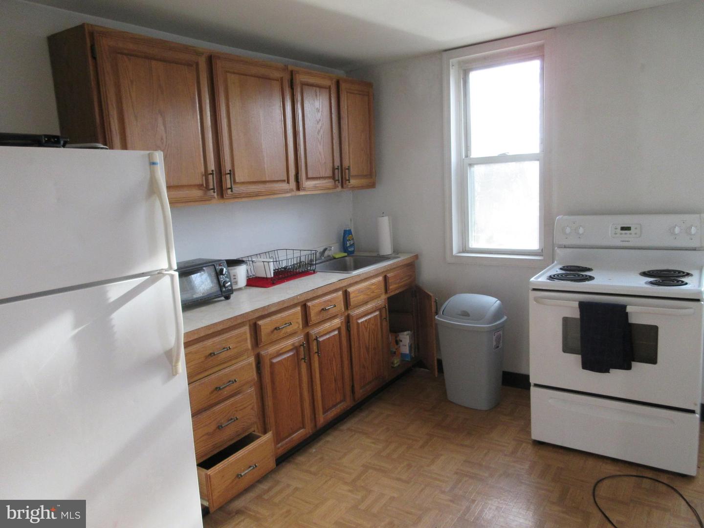10 E Main St Property Photo 16