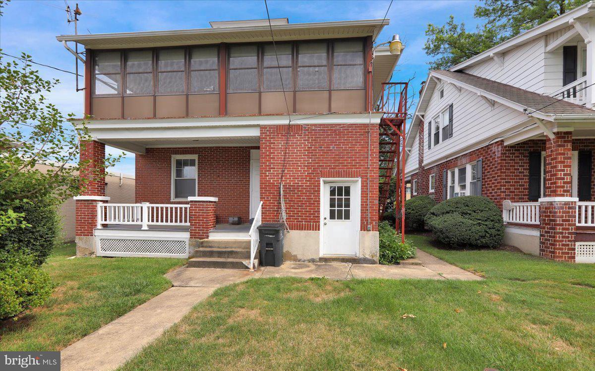 221 E Lancaster Ave Property Photo 4