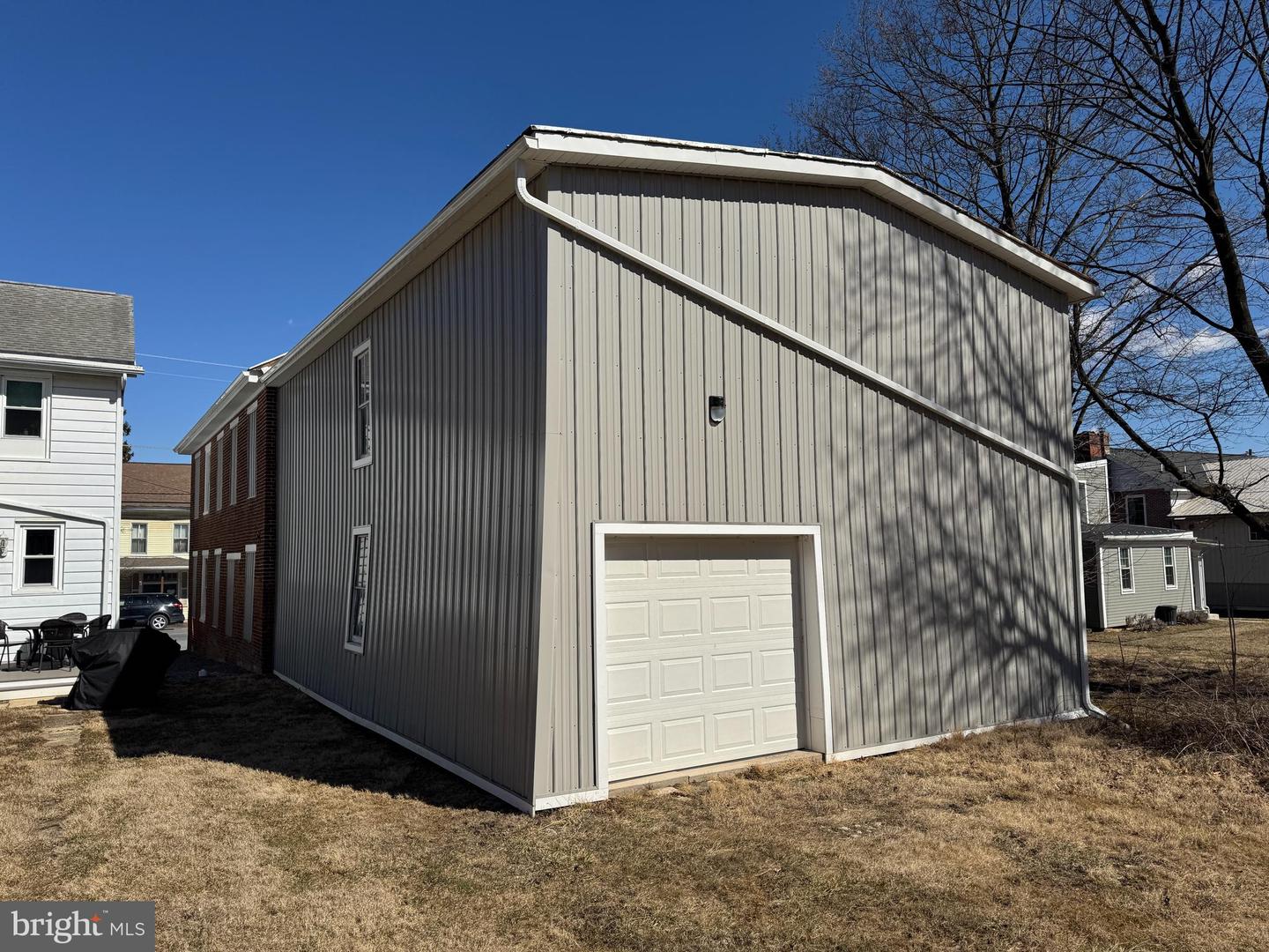 82 Penn St #garage Property Photo 3
