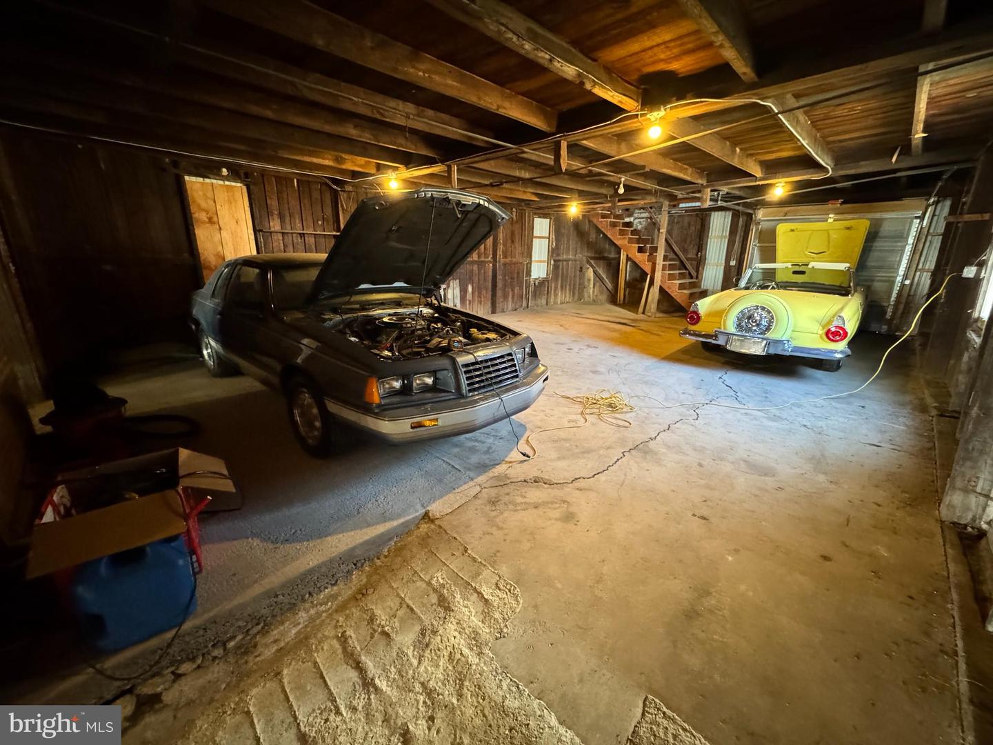 82 Penn St #garage Property Photo 7