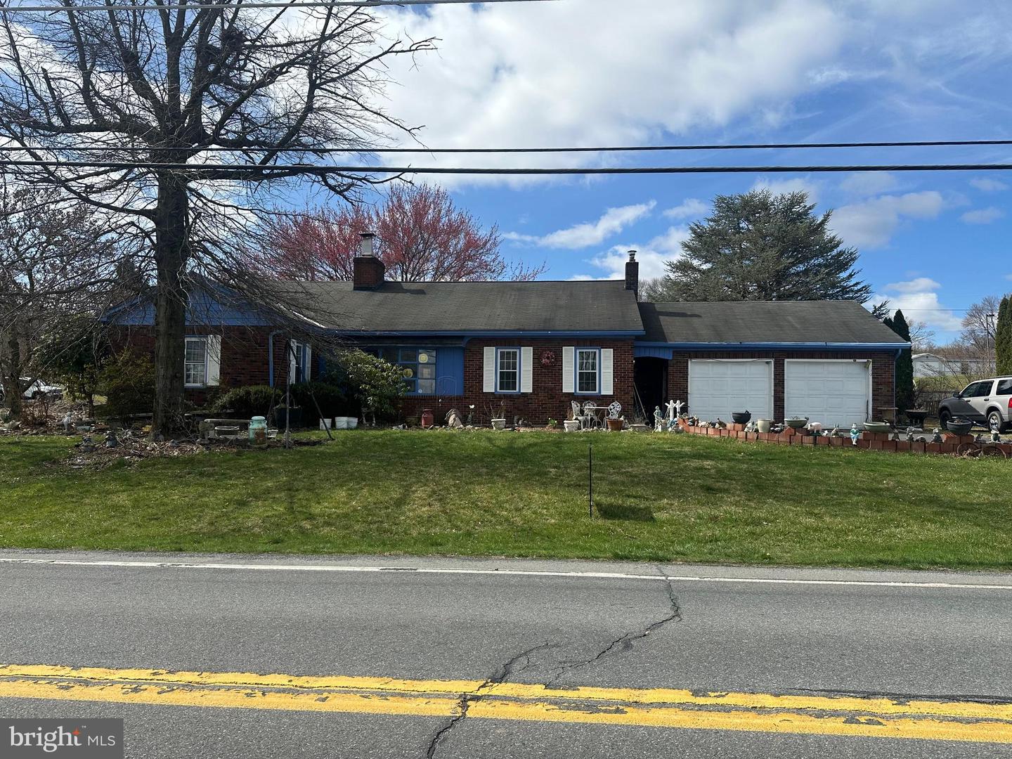 1190 State St Property Photo 1