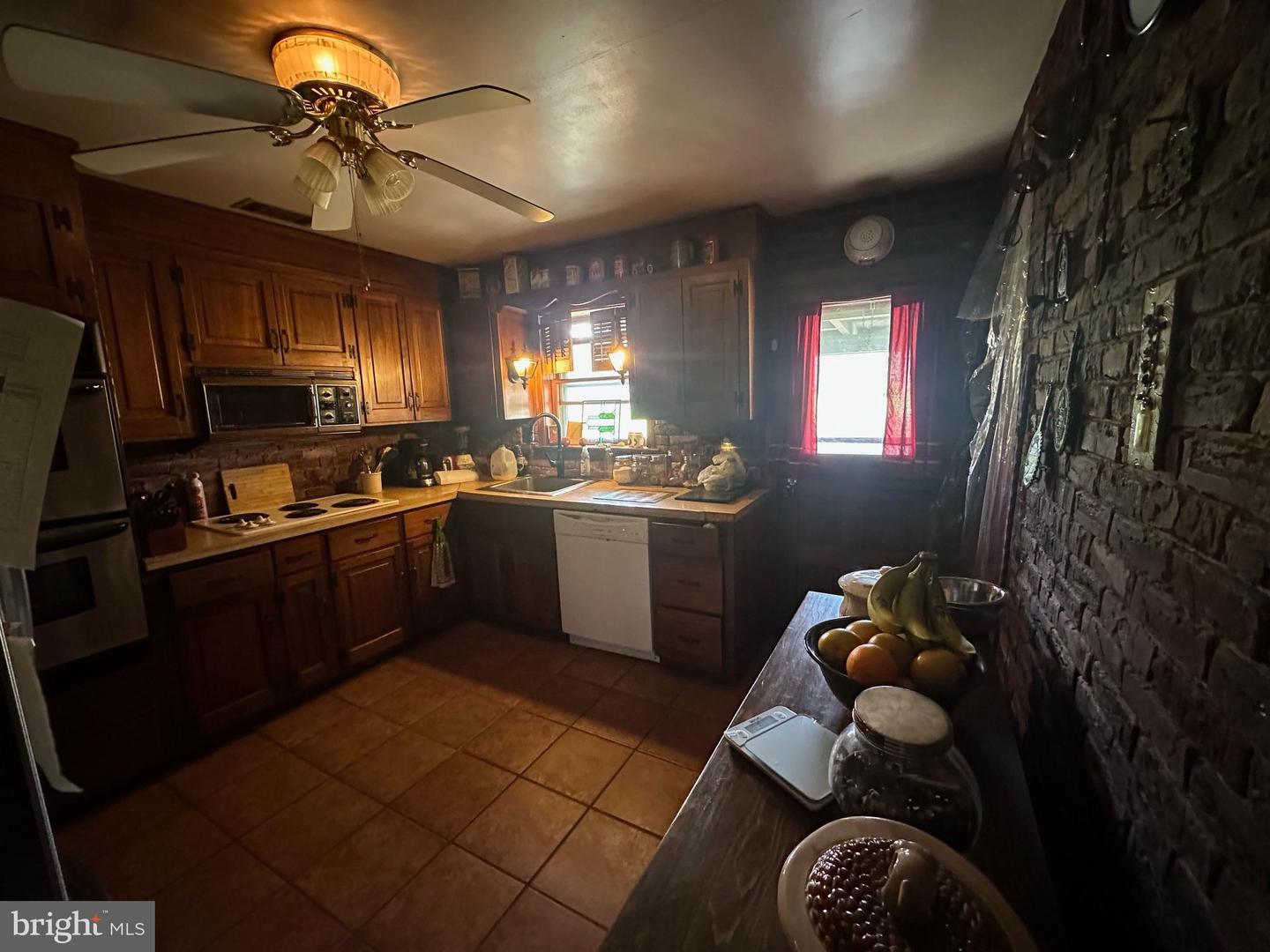 1190 State St Property Photo 16