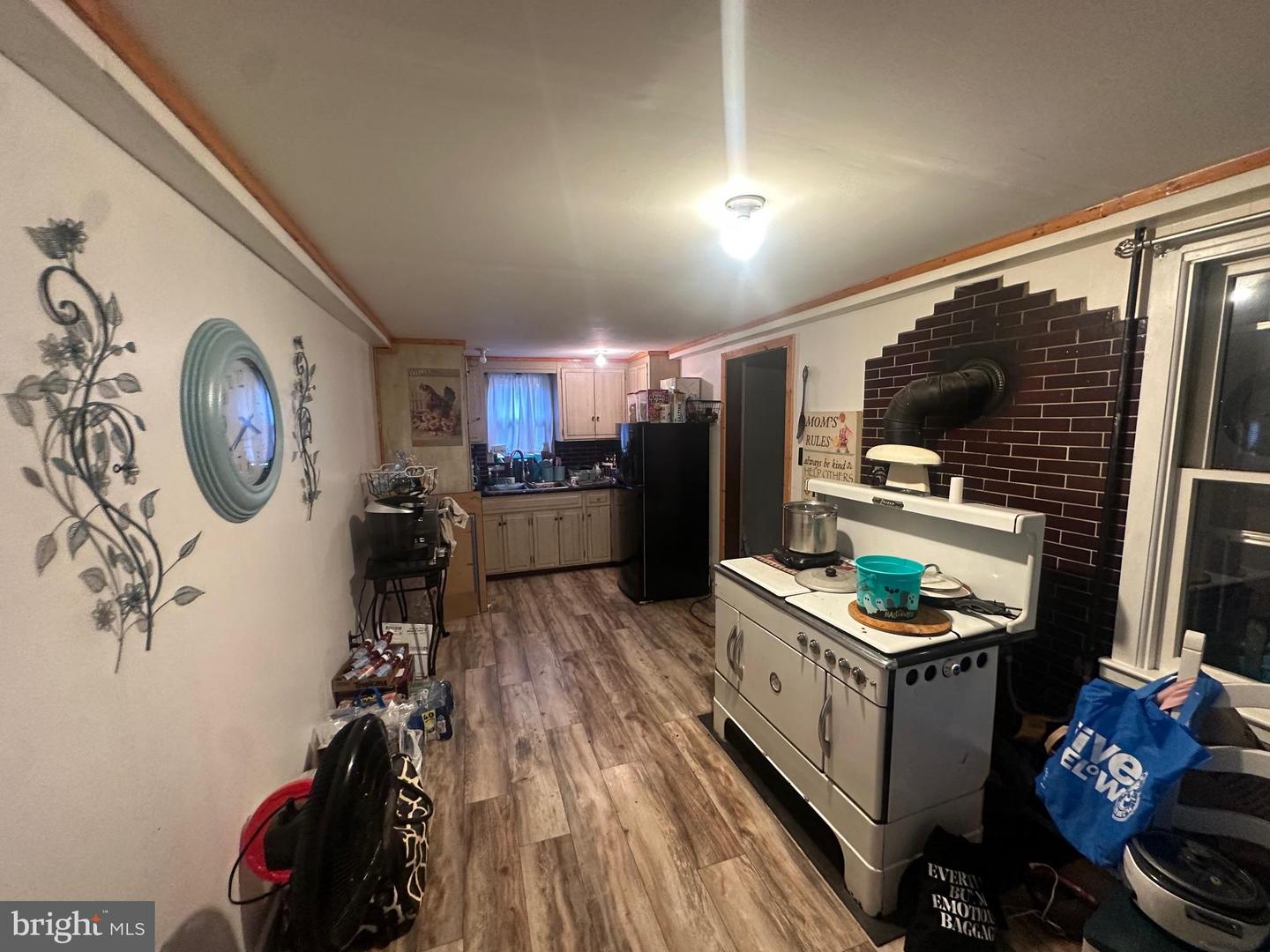 1190 State St Property Photo 27