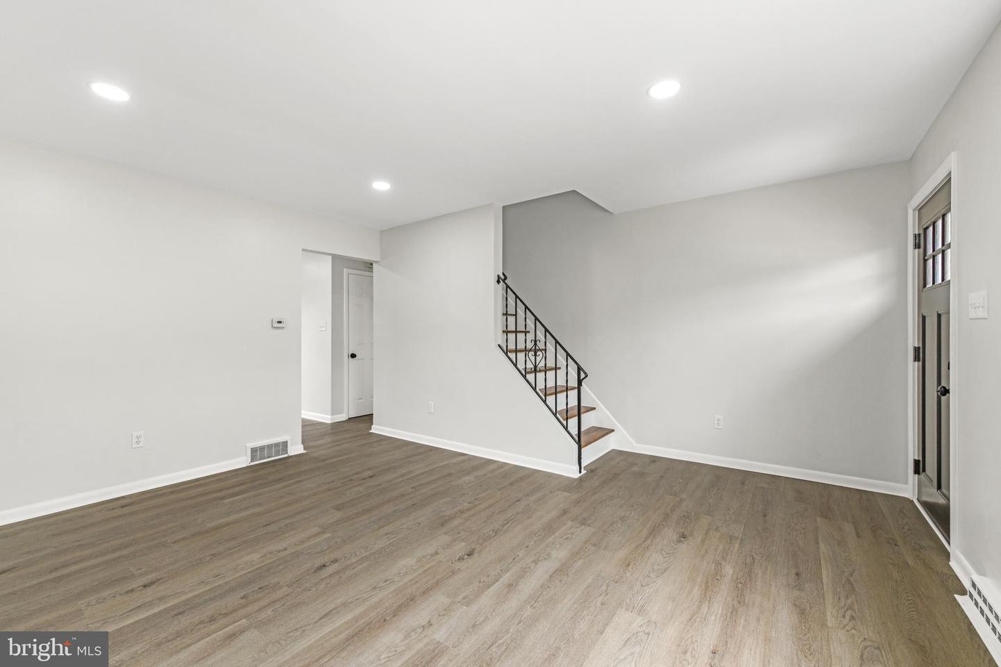 1344 Wingate Ave Property Photo 5