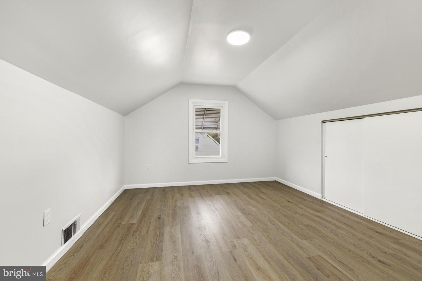 1344 Wingate Ave Property Photo 16