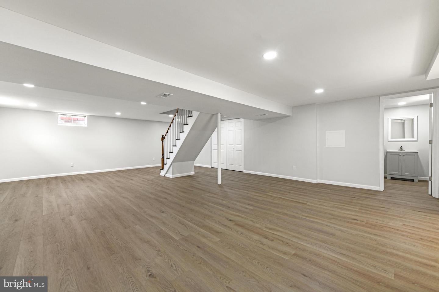 1344 Wingate Ave Property Photo 24