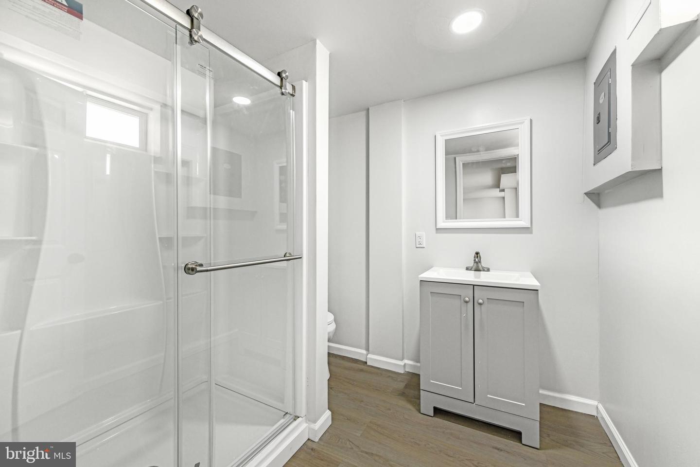 1344 Wingate Ave Property Photo 25