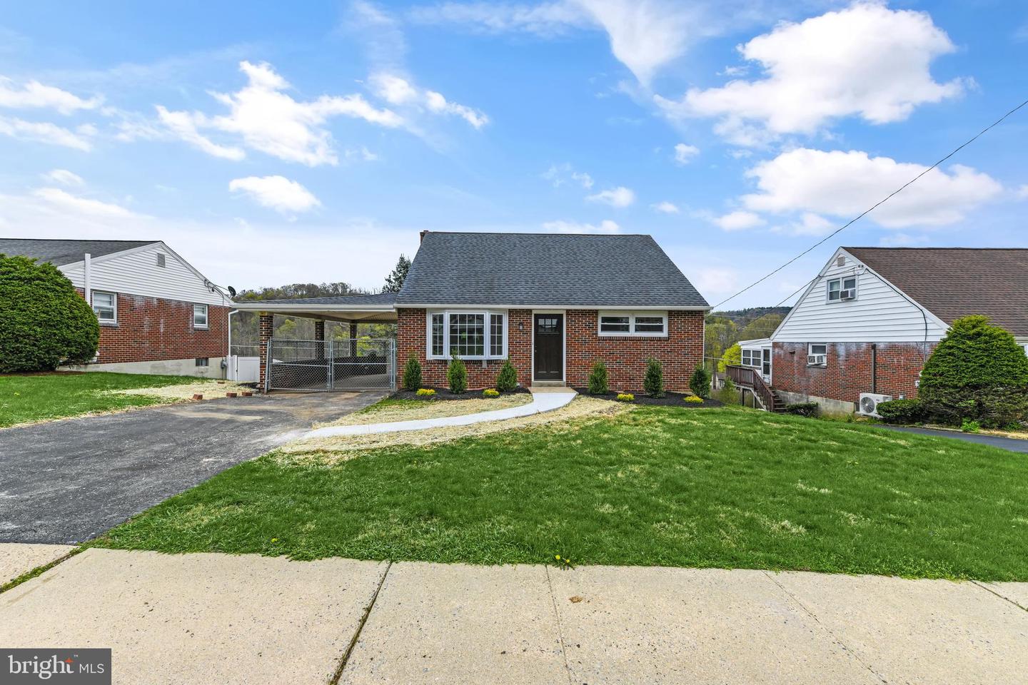 1344 Wingate Ave Property Photo 35